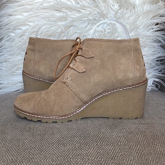 Toms Desert Wedge Toffee Suede Bootie - Picture 3 of 8